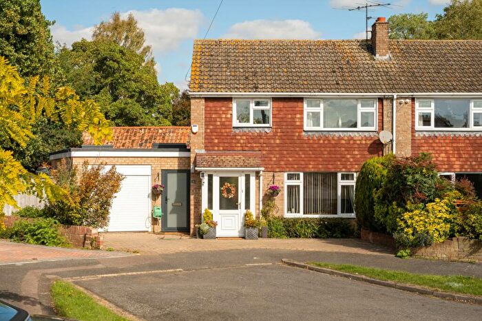 3 Bedroom Semi-Detached House For Sale In Garner Close, Northill, SG18