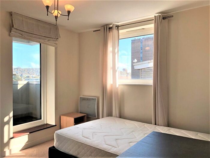 3 Bedroom Apartment To Rent In Blackmore Court -, P14