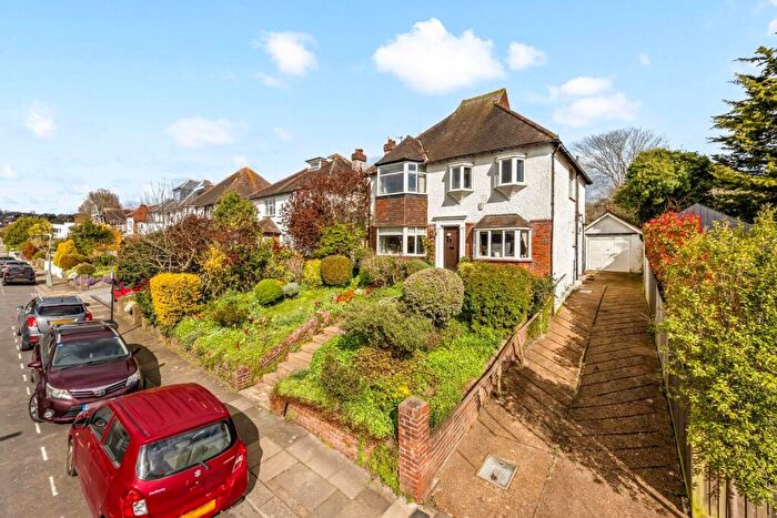 4 Bedroom Detached House For Sale In Hove Park Way, Hove, BN3
