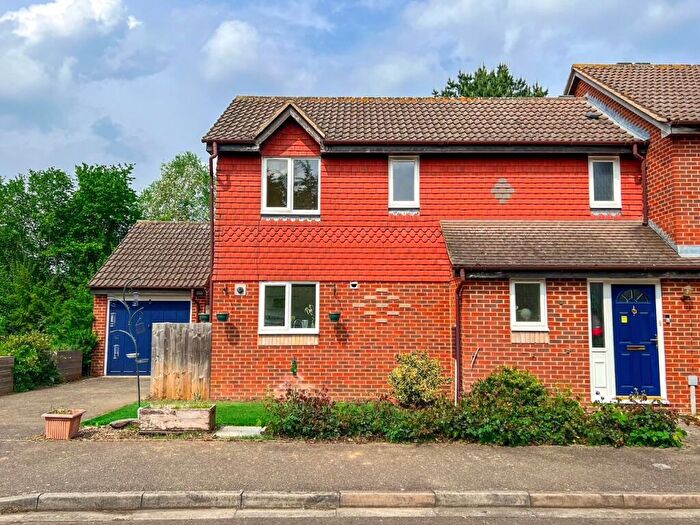 3 Bedroom End Of Terrace House For Sale In Weldon Drive, West Molesey, KT8
