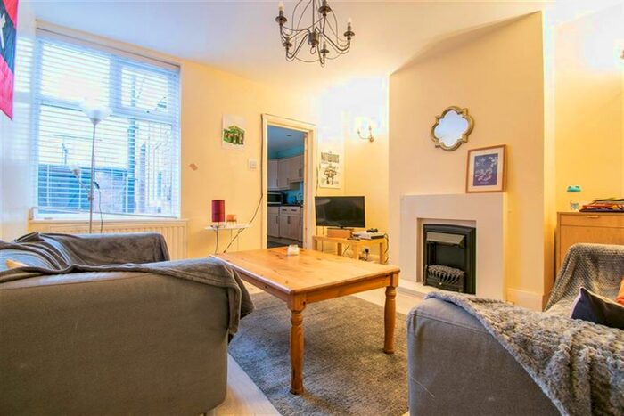 3 Bedroom Flat To Rent In Valley View, Jesmond, Newcastle Upon Tyne, NE2