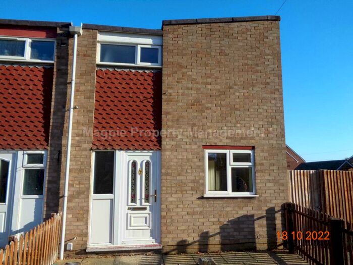 3 Bedroom Semi-Detached House To Rent In St Neots, PE19