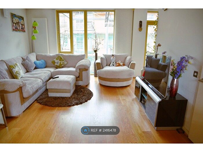 2 Bedroom Flat To Rent In Becquerel Court, London, SE10