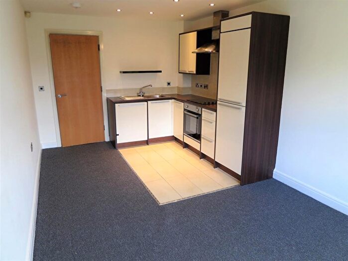 2 Bedroom Flat To Rent In Stitch Lane, Heaton Norris, Stockport, SK4