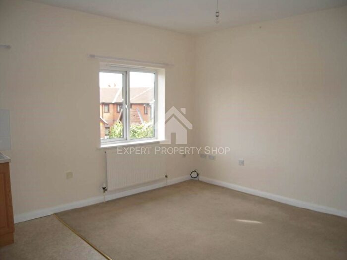 1 Bedroom Town House To Rent In The Pines, Worksop, S80