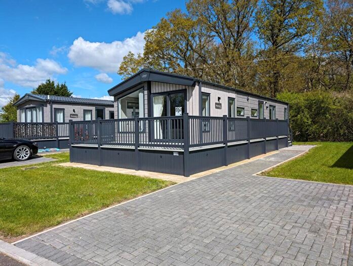 2 Bedroom Lodge For Sale In Stixwould Road, Woodhall Spa, Lincolnshire, LN10