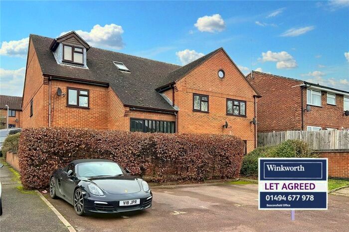 2 Bedroom Flat To Rent In Old Coach Drive, High Wycombe, HP11