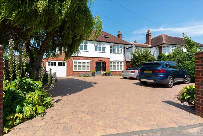 5 Bedroom Detached House To Rent In Cambridge Avenue, New Malden, Surrey, KT3