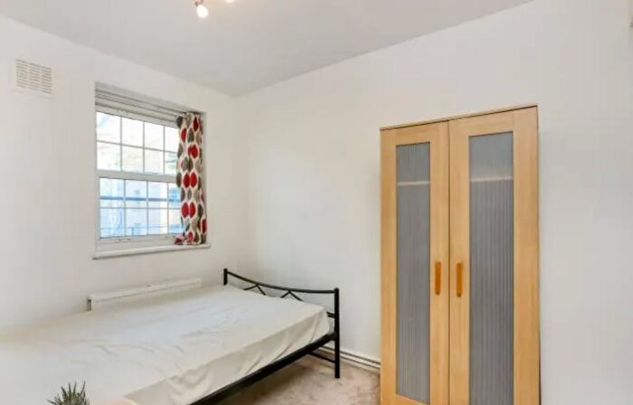 3 Bedroom Flat For Sale In Filey House, Usk Road, London, SW11