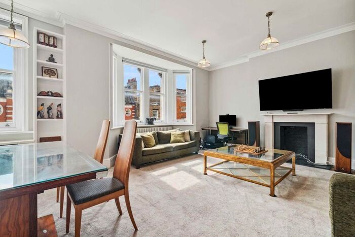 3 Bedroom Flat To Rent In Southampton Row, London, WC1B