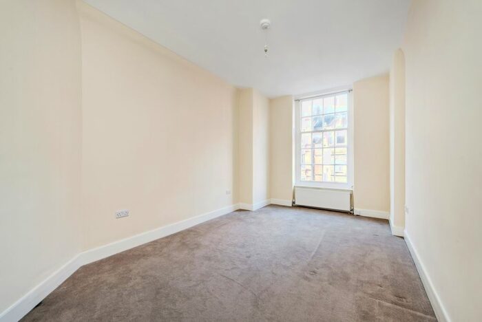 2 Bedroom Flat To Rent In Hunter Street, London, WC1N
