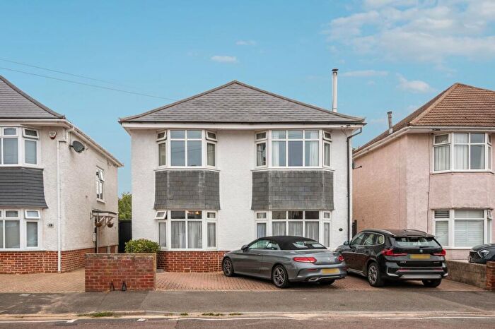 4 Bedroom Detached House For Sale In Maclaren Road, Moorodwn, Bournemouth, BH9