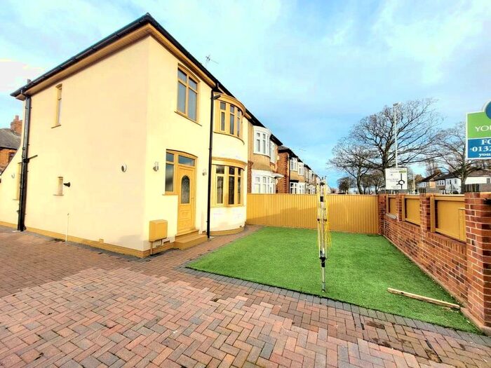 3 Bedroom Semi-Detached House For Sale In Yarm Road, Darlington, DL1