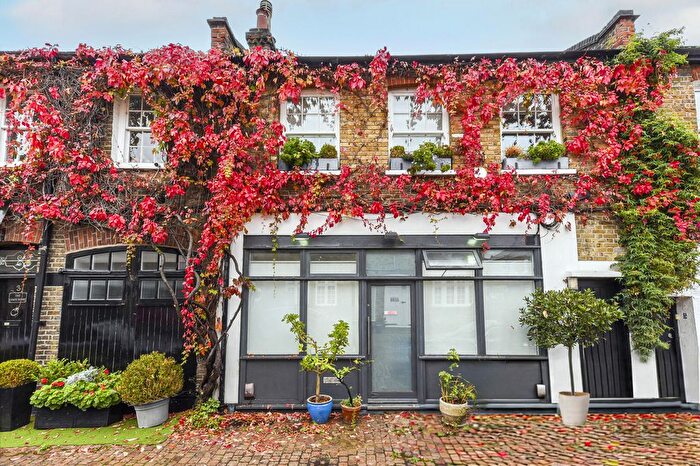 1 Bedroom Flat For Sale In West Hampstead Mews, London, NW6