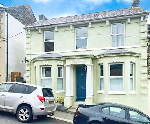 4 Bedroom Semi-Detached House To Rent In Clarendon Road, Dover, Kent, CT17