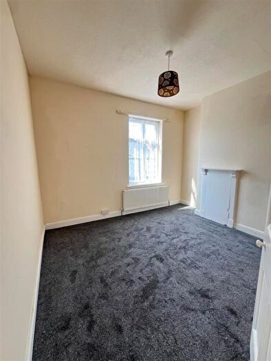 3 Bedroom Terraced House To Rent In Farm Road, Oldbury, B68
