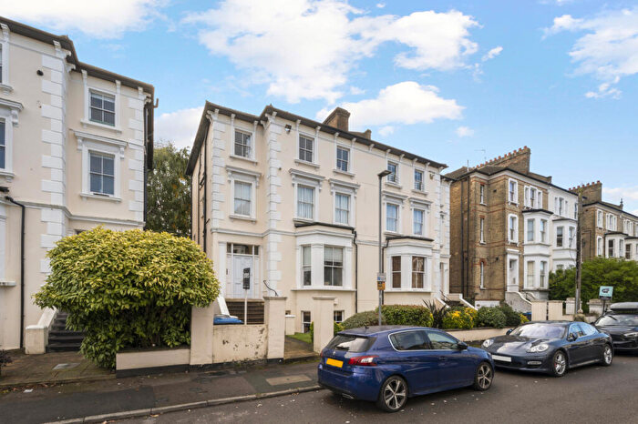 2 Bedroom Apartment To Rent In St Philips Road, Surbiton, Surrey, KT6