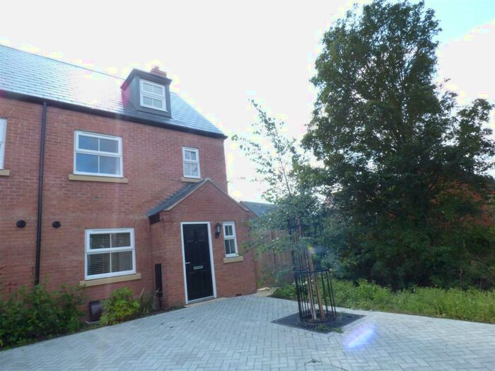 3 Bedroom Semi-Detached House To Rent In Squirrels Street, Bishopton, Stratford-upon-Avon, CV37