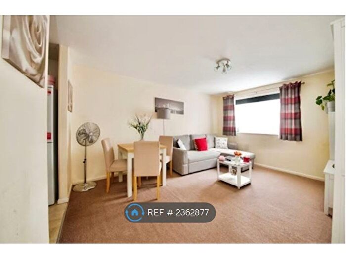 1 Bedroom Flat To Rent In Lime Court, London, E11