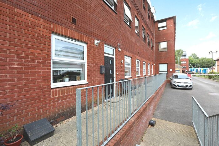2 Bedroom Flat For Sale In White Lion Close, East Grinstead, RH19