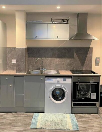 4 Bedroom Flat To Rent In John Street, Sunderland, Tyne Amp; Wear, SR1