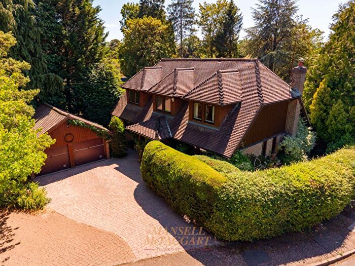4 Bedroom Detached House For Sale In Standen Close, Felbridge, RH19