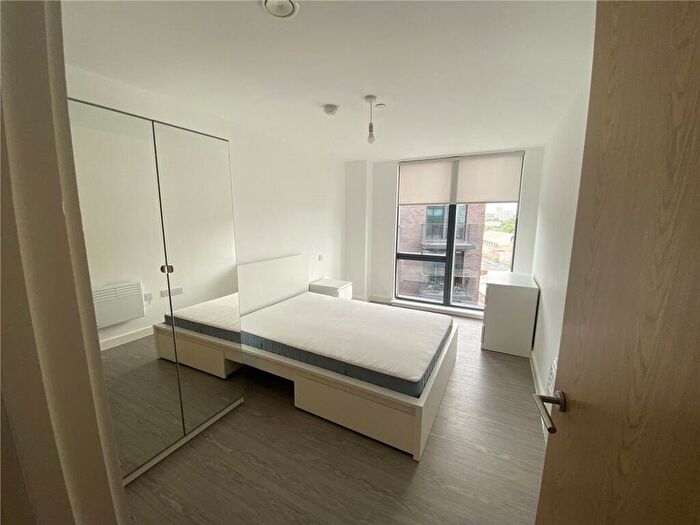 3 Bedroom Flat For Sale In Oldfield Road, Salford, M5