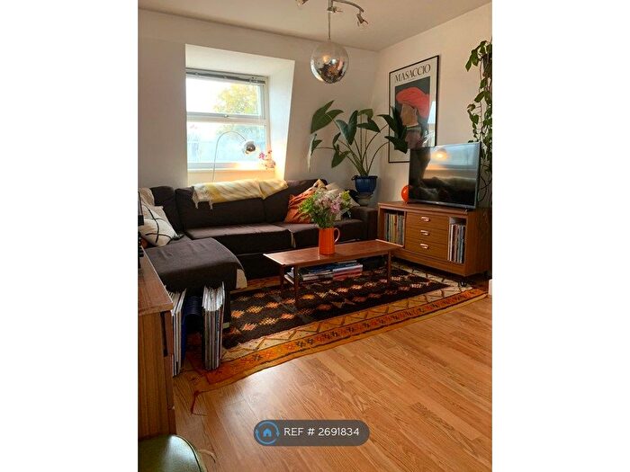 3 Bedroom Flat To Rent In Narford Rd, London, E5