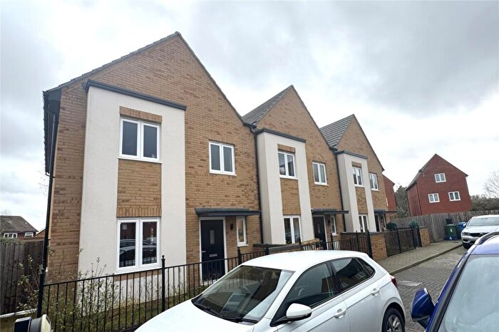 3 Bedroom Semi Detached House For Sale In Montreal Close, Farnborough, Hampshire, GU14