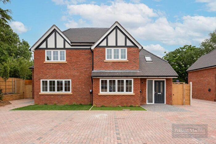 3 Bedroom Semi-Detached House For Sale In Rectory Park, Sanderstead, CR2