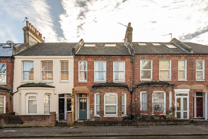 1 Bedroom Flat To Rent In Replingham Road, Southfields, London, SW18