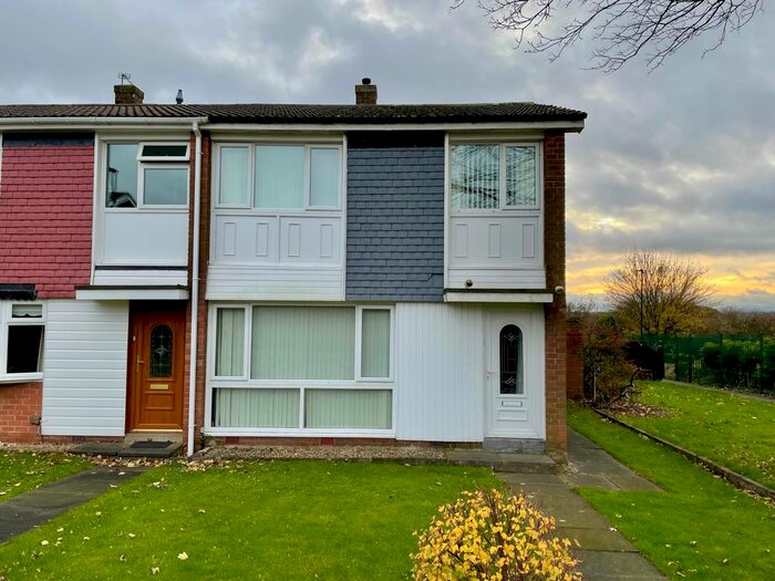 3 Bedroom Terraced House For Sale In Byron Court, Chapel House, Newcastle Upon Tyne, NE5