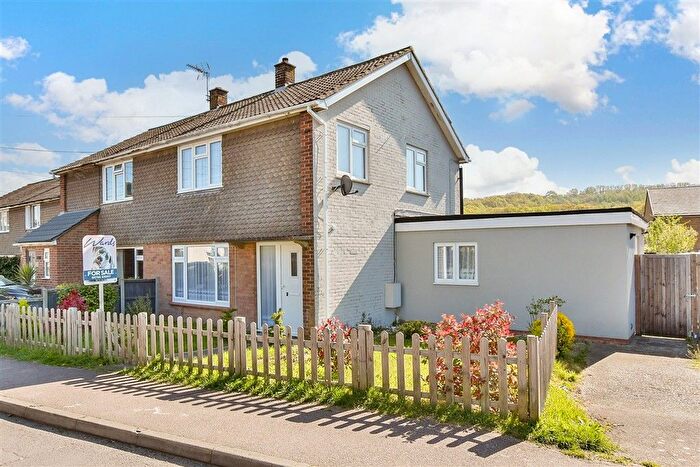 3 Bedroom Semi-Detached House For Sale In Horselees Road, Boughton-Under-Blean, Faversham, Kent, ME13