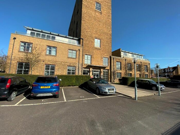 2 Bedroom Apartment To Rent In Pollards Close, Rochford, Essex, SS4