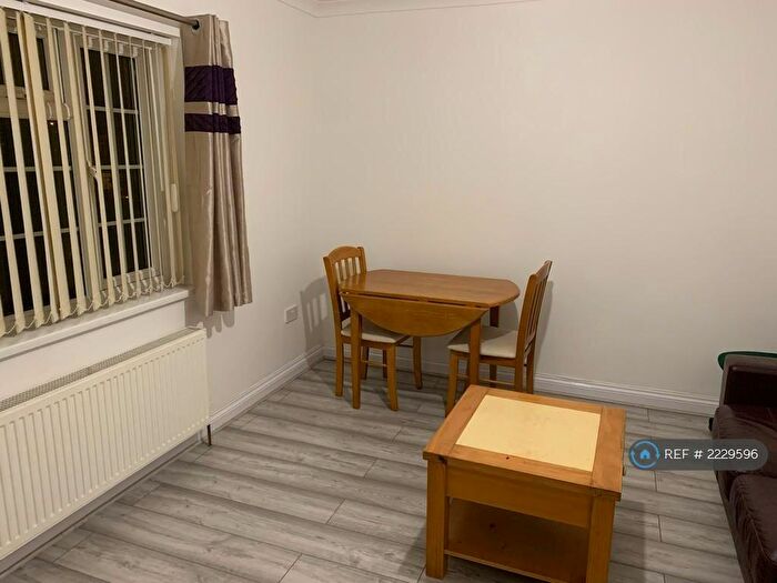 1 Bedroom Flat To Rent In Mowbray Road, Cambridge, CB1