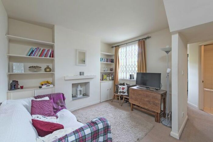 2 Bedroom Flat To Rent In Lansdowne Way, Stockwell, SW8