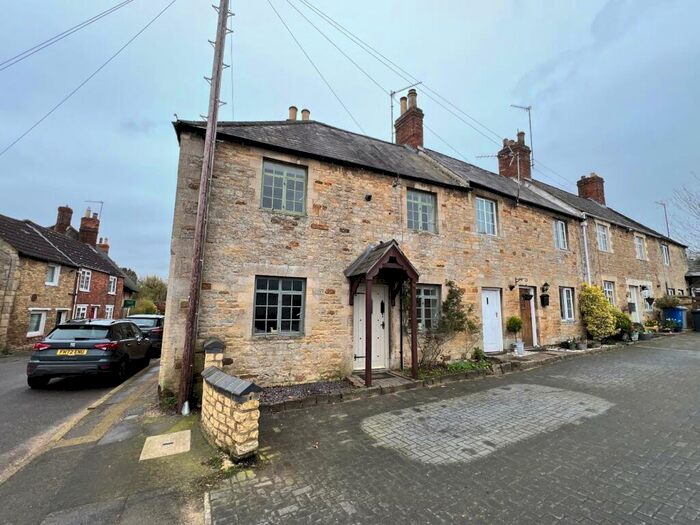 2 Bedroom End Of Terrace House For Sale In No Chain Queen Street, Geddington, Kettering, NN14