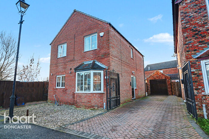 3 Bedroom Detached House For Sale In Lord Porter Avenue, Stainforth, Doncaster, DN7