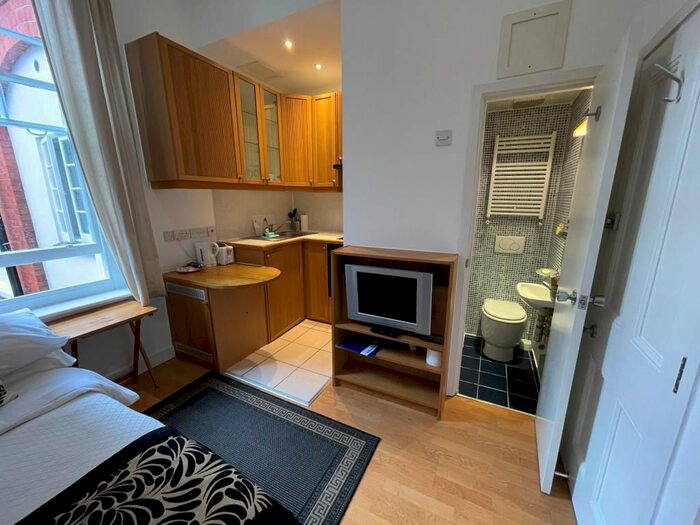 Studio To Rent In Fulham Palace Road, Hammersmith, London, W6