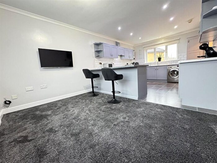 3 Bedroom End Of Terrace House For Sale In Carmodale Avenue, Great Barr, Birmingham, B42