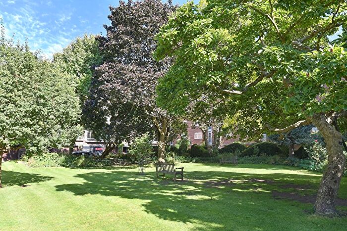 5 Bedroom Detached House To Rent In Woodsford Square, Holland Park, London, W14