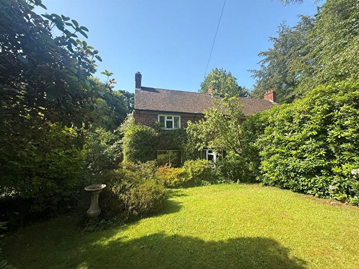 3 Bedroom Semi-Detached House For Sale In Pipers Green Road, Brasted Chart - Chain Free, TN16