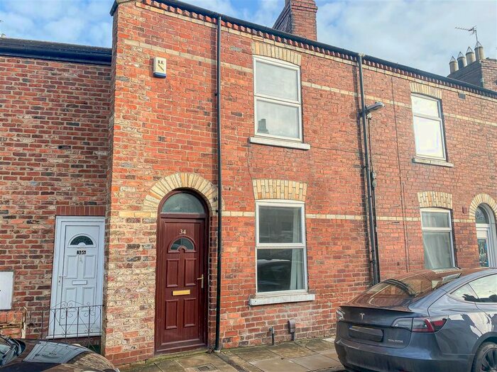 3 Bedroom Terraced House To Rent In Bismarck Street, York, YO26