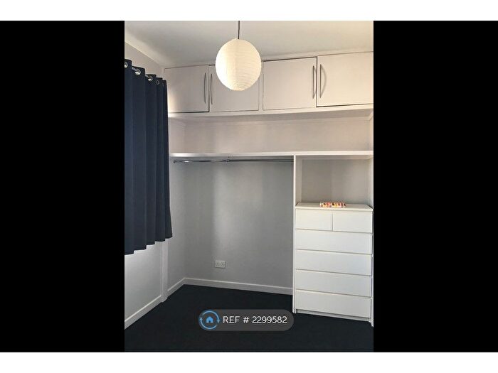 1 Bedroom Flat To Rent In Hackney Road, London, E2