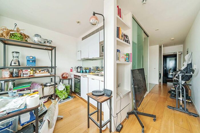 Studio To Rent In Ontario Tower, Canary Wharf, London, E14