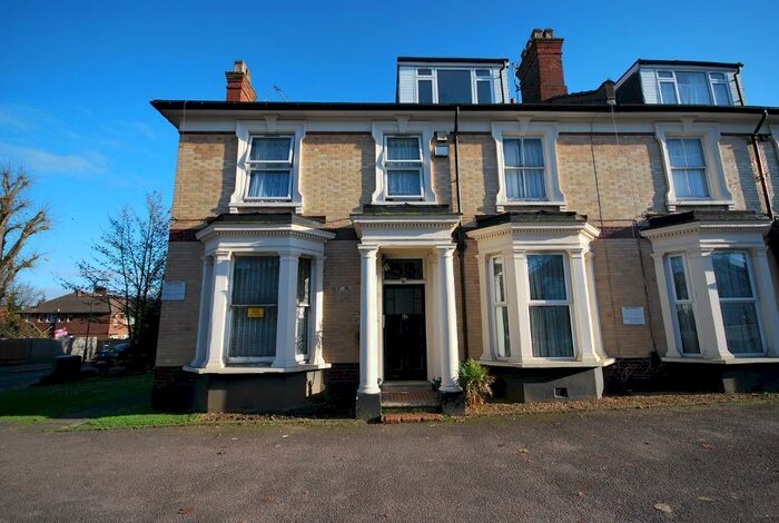 3 Bedroom Flat To Rent In Ealing Road, Wembley, HA0