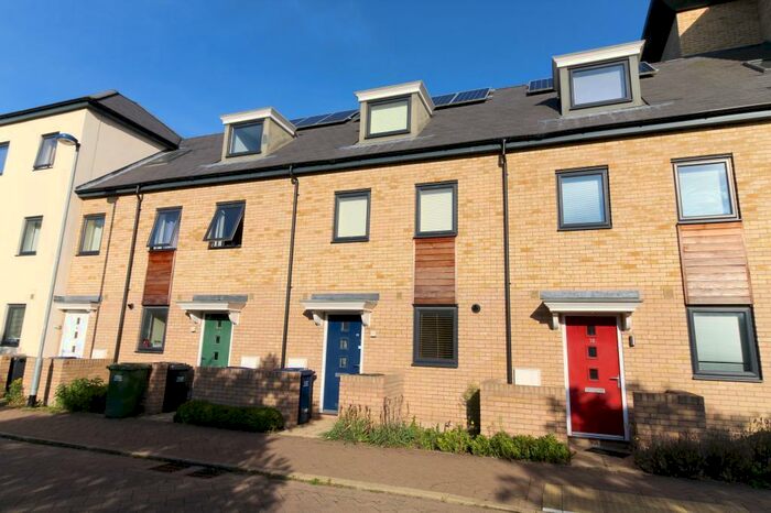 3 Bedroom House To Rent In Unwin Square, Cambridge, CB4