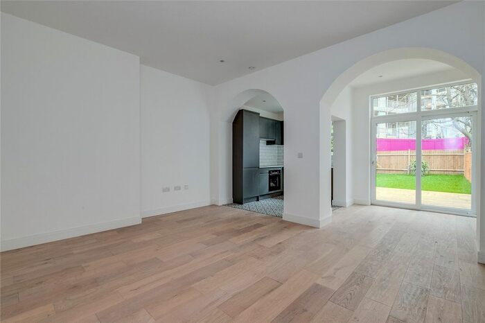 2 Bedroom Flat To Rent In Emanuel Avenue, London, W3