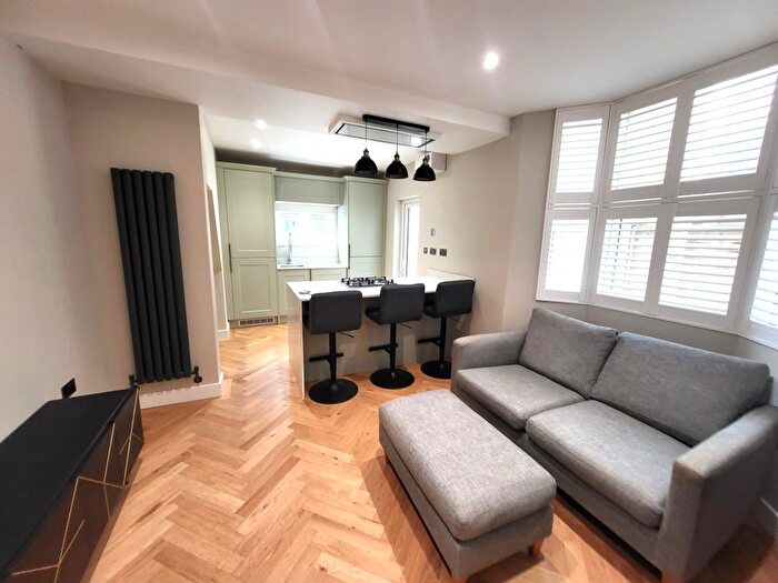 2 Bedroom Flat To Rent In Shirley Gardens, Hanwell, W7