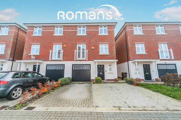 5 Bedroom Town House To Rent In The Orangery, Earley, RG6